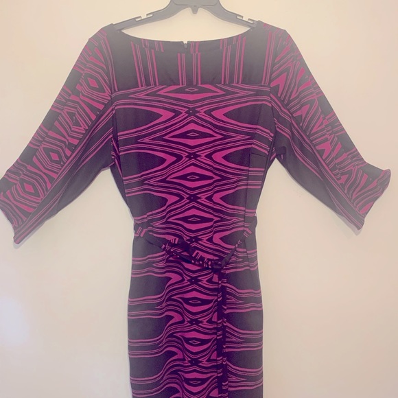 Abstract 3/4 Sleeve Shift Dress - Fuchsia & Black - Picture 1 of 3